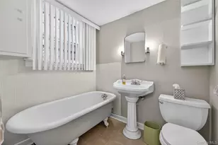 863 Woodbury Rd, Woodbury, NY 11797 - Photo 12