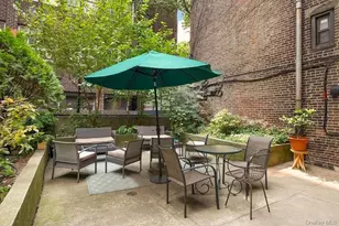 240 E 24th St, New York, NY 10010 - Photo 10