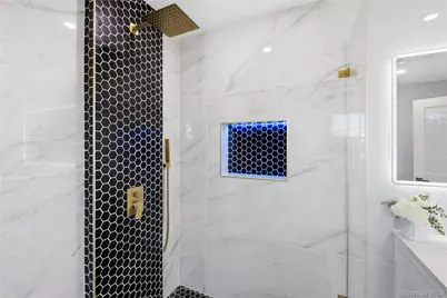 12 Friends Lane, Westbury, NY 11590 - Photo 30