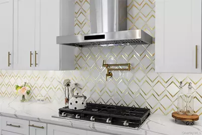 12 Friends Lane, Westbury, NY 11590 - Photo 14