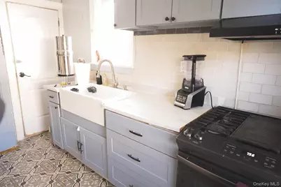 22 Everett Street, Lynbrook, NY 11563 - Photo 12