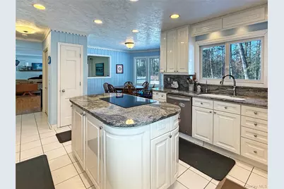 31 Pleasant Ridge Drive, Poughkeepsie, NY 12603 - Photo 8