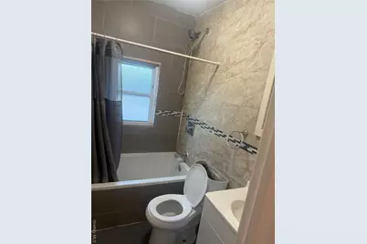 28 Clinton Avenue #2 nd Fl, Hempstead, NY 11096 - Photo 4