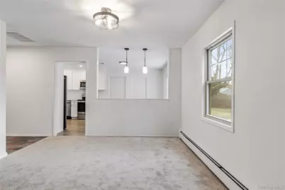 44 Sycamore Circle, Stony Brook, NY 11790 - Photo 10