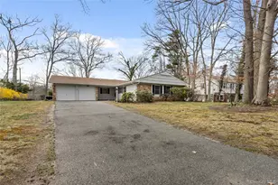 44 Sycamore Cir, Stony Brook, NY 11790 - Photo 2