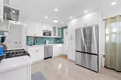 135 Casper Street, Valley Stream, NY 11580 - Photo 22