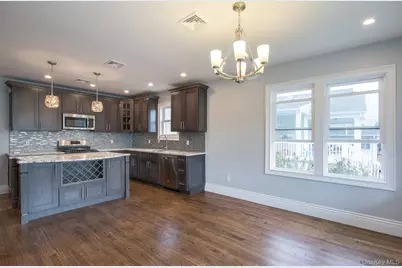 535 E Walnut St #Main, Long Beach, NY 11561 - Photo 2