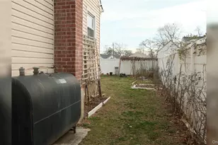 839 7th St, West Babylon, NY 11704 - Photo 18