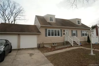 839 7th Street, West Babylon, NY 11704 - Photo 2