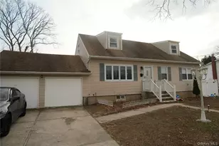 839 7th St, West Babylon, NY 11704 - Photo 2