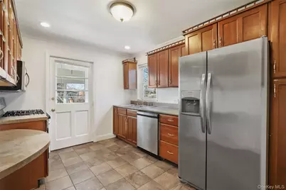 3 Oakridge Drive, Port Chester, NY 10573 - Photo 6