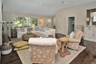 32 White Oak Ln, Westhampton Beach, NY 11978 - Photo 4