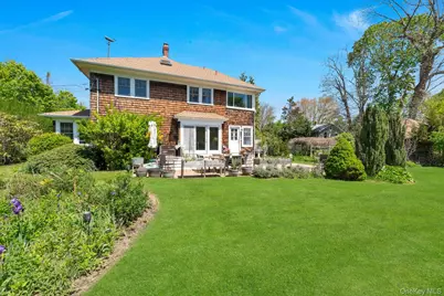 1025 9th Street, Greenport, NY 11944 - Photo 2
