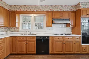 23 St Pauls Pl, Garden City, NY 11530 - Photo 14