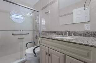 12 Cable Ln, Hicksville, NY 11801 - Photo 10