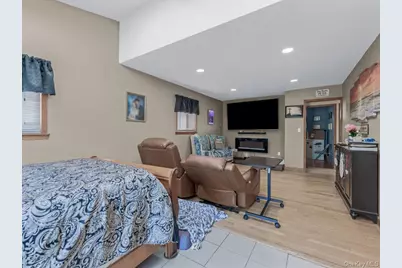 12 Cable Lane, Hicksville, NY 11801 - Photo 8