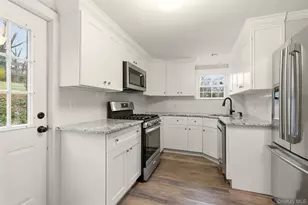 327 W Neck Rd, Lloyd Harbor, NY 11743 - Photo 6