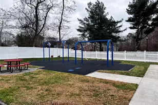 40 W 4th St, Patchogue, NY 11772 - Photo 12