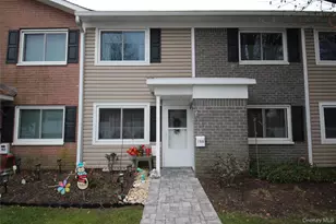 40 W 4th St, Patchogue, NY 11772 - Photo 2