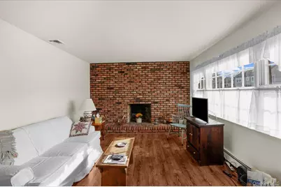 182 Connetquot Drive, Oakdale, NY 11769 - Photo 14