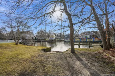 182 Connetquot Drive, Oakdale, NY 11769 - Photo 32