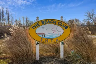 182 Connetquot Dr, Oakdale, NY 11769 - Photo 36