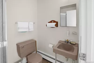 182 Connetquot Drive, Oakdale, NY 11769 - Photo 20