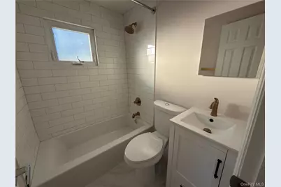 [Address not provided], Ronkonkoma, NY 11779 - Photo 12