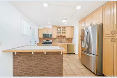 [Address not provided], East Setauket, NY 11733 - Photo 2