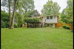 [Address not provided], East Setauket, NY 11733 - Photo 10