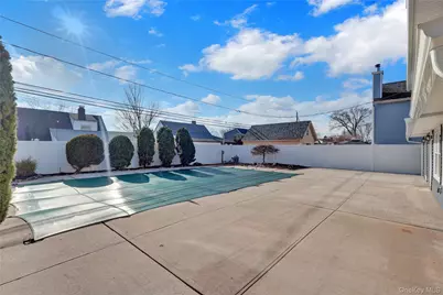 21 Piper Lane, Levittown, NY 11756 - Photo 24