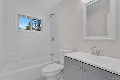 21 Piper Lane, Levittown, NY 11756 - Photo 12