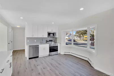 21 Piper Lane, Levittown, NY 11756 - Photo 4