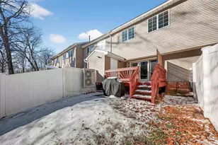 90 Roundtree Ct, Beacon, NY 12508 - Photo 34