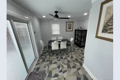 310 Brookside Court, Copiague, NY 11726 - Photo 8