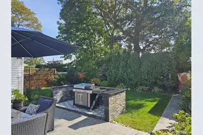 310 Brookside Court, Copiague, NY 11726 - Photo 42