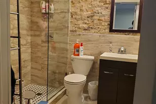 310 Brookside Ct, Copiague, NY 11726 - Photo 34