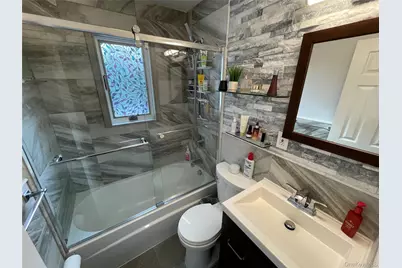 310 Brookside Court, Copiague, NY 11726 - Photo 18