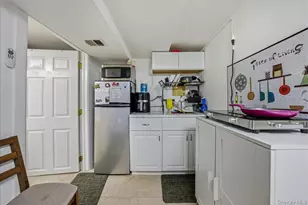 11 Crescent St, Hicksville, NY 11801 - Photo 14