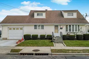 11 Crescent St, Oyster Bay, NY 11801 - Photo 30