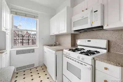 45 Popham Road #4K, Scarsdale, NY 10583 - Photo 10