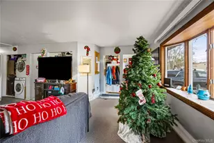 40 Fairview Dr, Shirley, NY 11967 - Photo 8