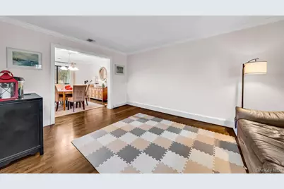 124 Spence Avenue, Holtsville, NY 11742 - Photo 8