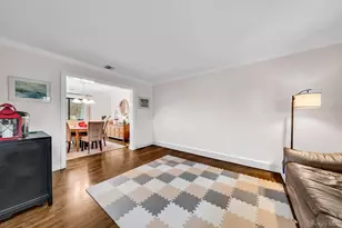 124 Spence Ave, Holtsville, NY 11742 - Photo 8