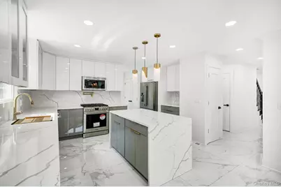 63 Oak Avenue, Huntington Station, NY 11746 - Photo 8