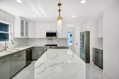 63 Oak Avenue, Huntington Station, NY 11746 - Photo 6