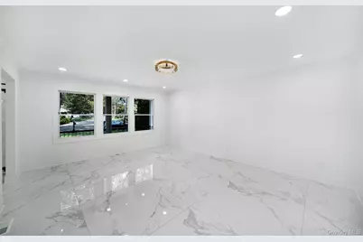 63 Oak Avenue, Huntington Station, NY 11746 - Photo 4