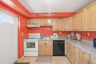 42 Paula Ave, Yonkers, NY 10704 - Photo 6