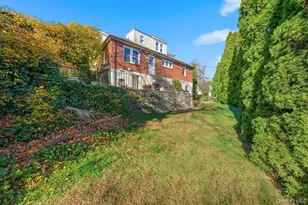 42 Paula Ave, Yonkers, NY 10704 - Photo 4