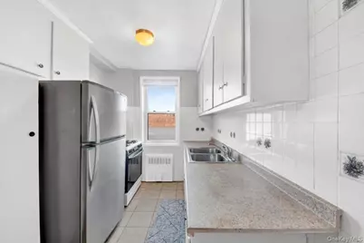 709 Warburton Avenue #6E, Yonkers, NY 10701 - Photo 10